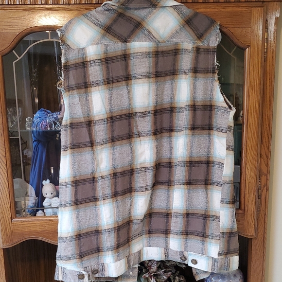 Pol Plaid Sleeveless Jacket - Picture 6 of 6
